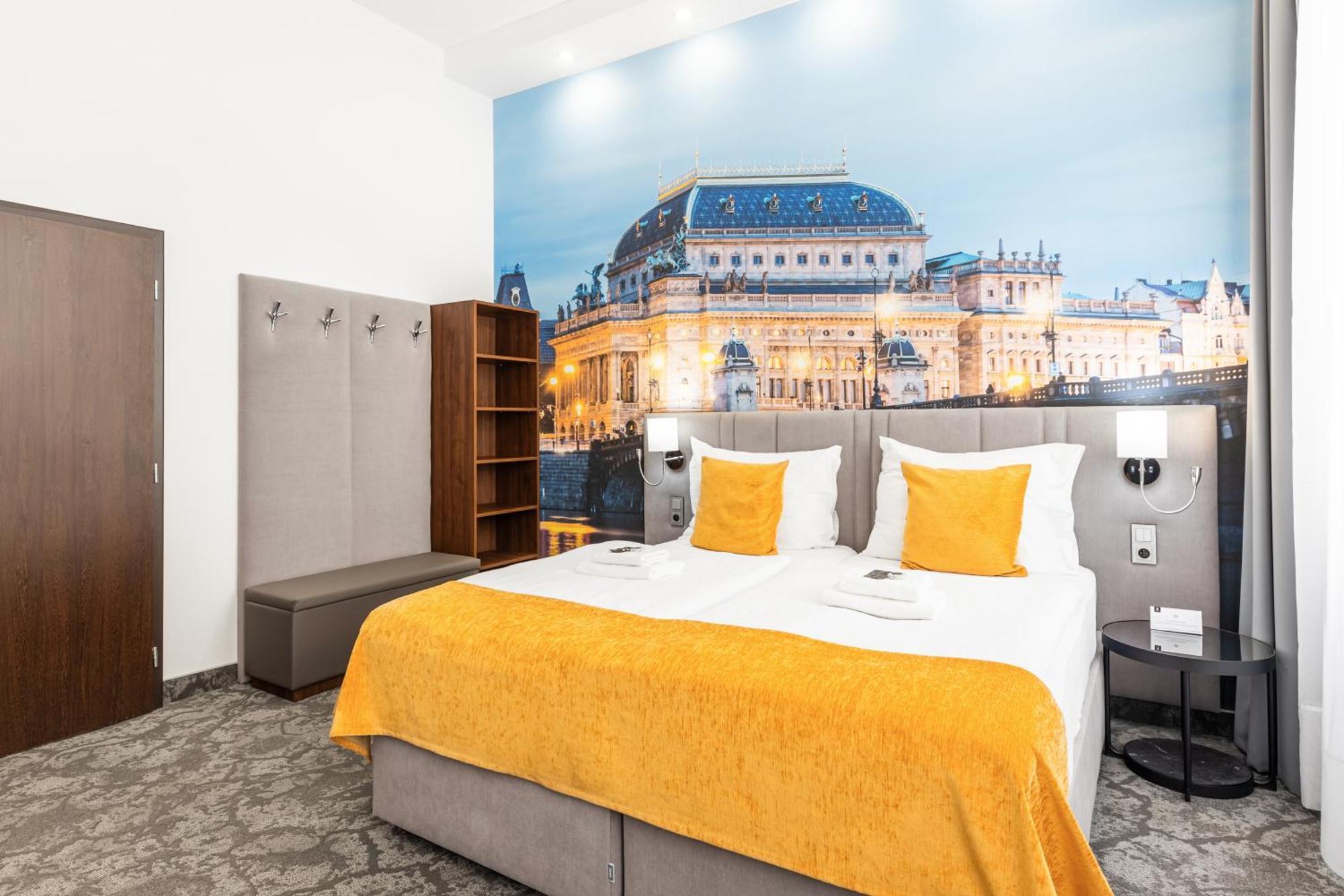 A1 Royal Plaza Hotell Prag Exteriör bild