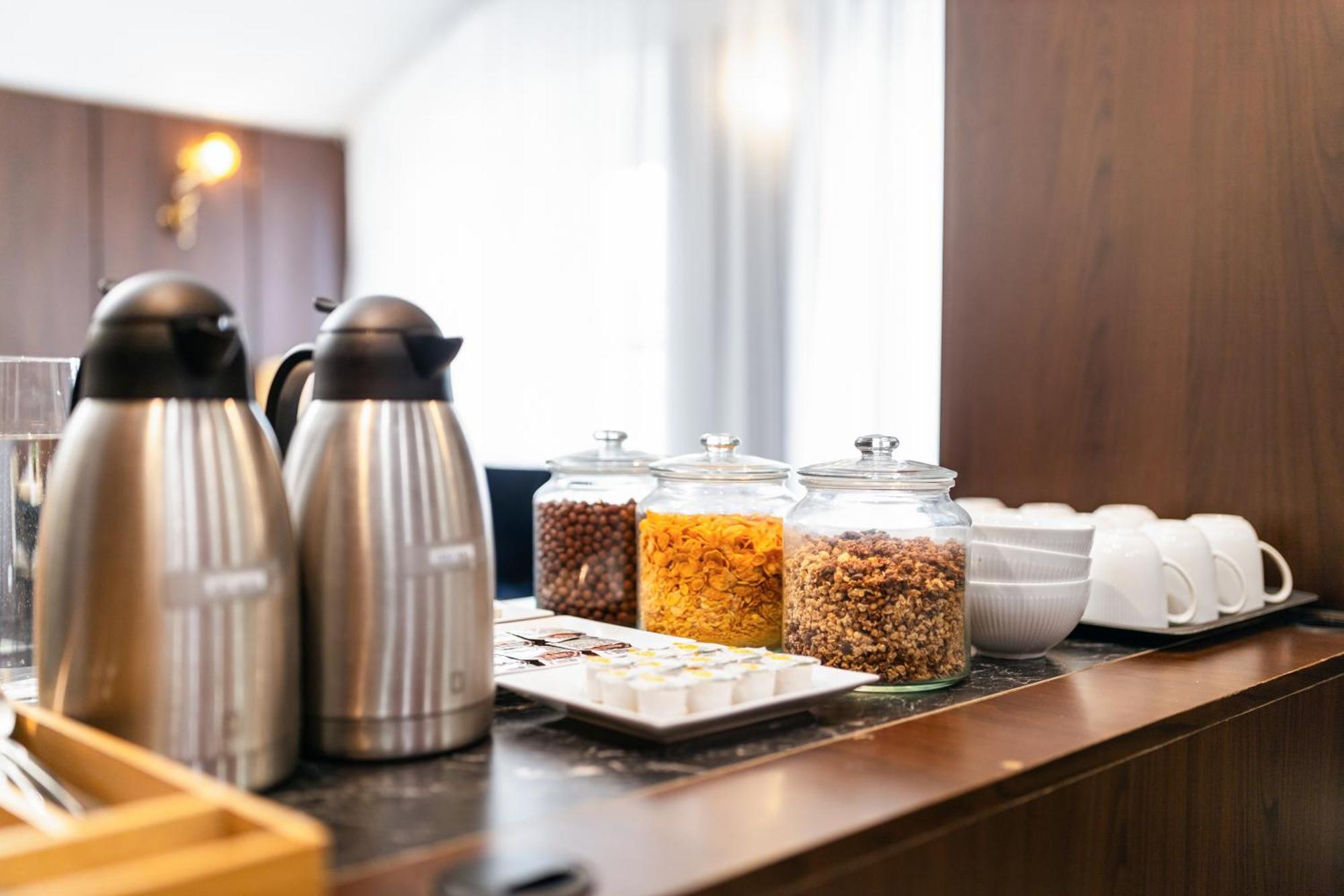 A1 Royal Plaza Hotell Prag Exteriör bild